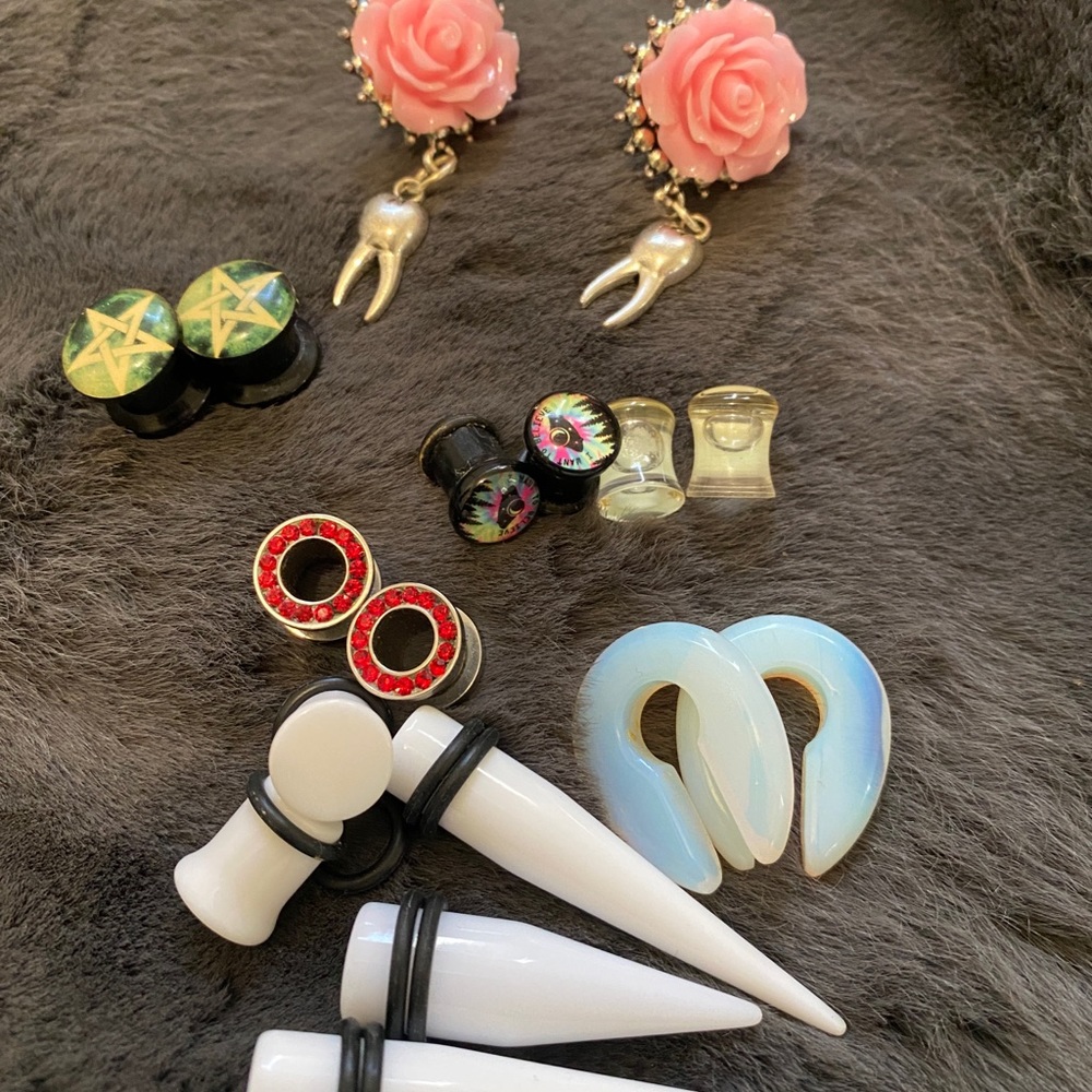 Ear gauges